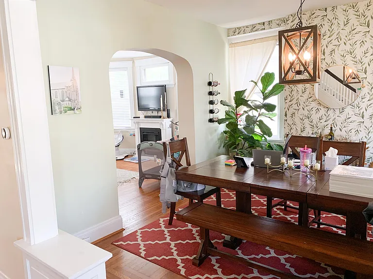 2321 Morton Ave — Photo 4