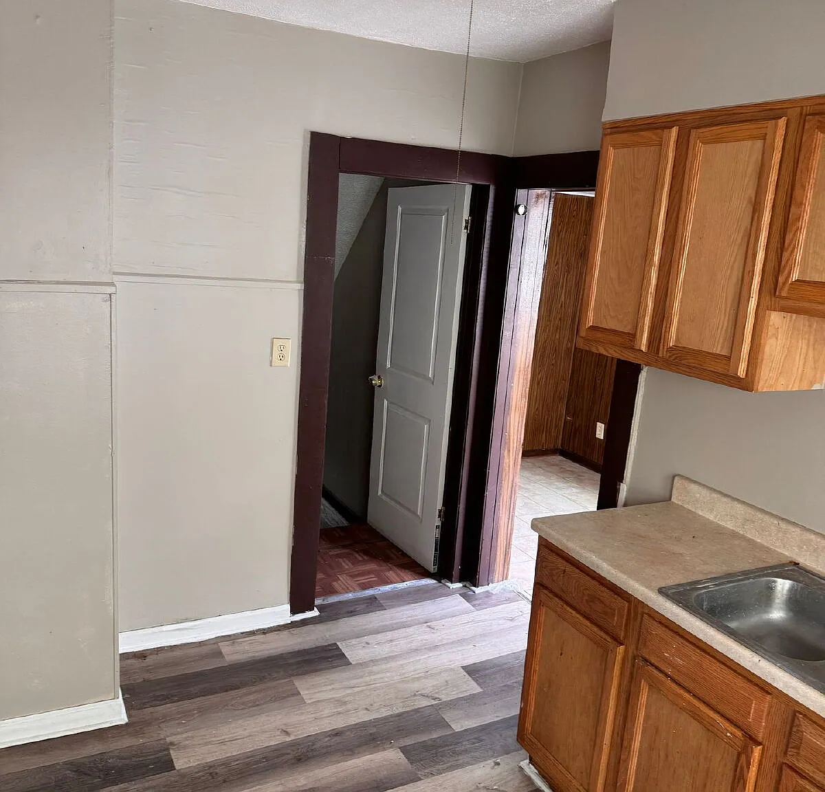 3 bed, 1.0 bath, $1,495 — Photo 3