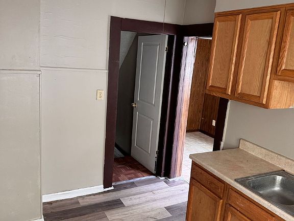 3rd image of 4948 E 84th St