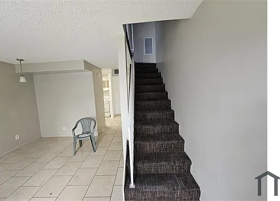 100 NW 14th Ave #10 — Photo 3