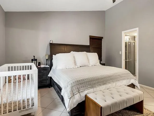 4335 Palm Forest Dr N — Photo 9