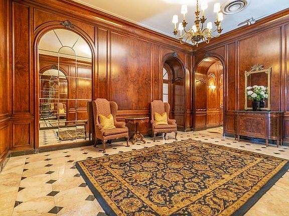 3rd image of 2052 N Lincoln Park W APT 1407