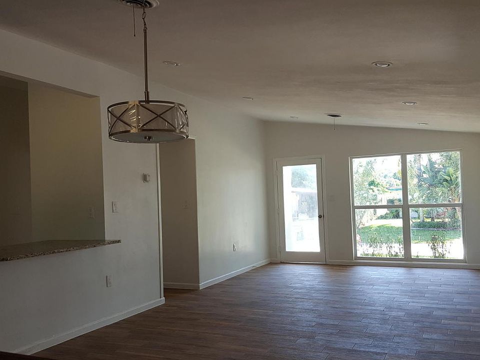 2nd image of 36 Knollwood Dr