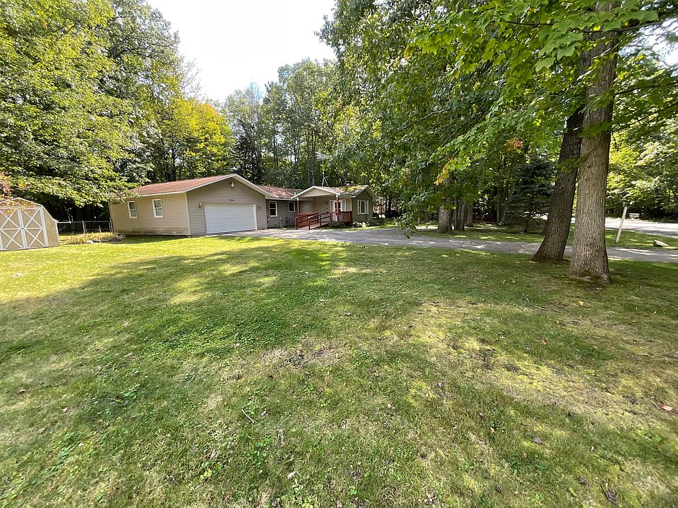 1st image of 161 Pepperell Ave