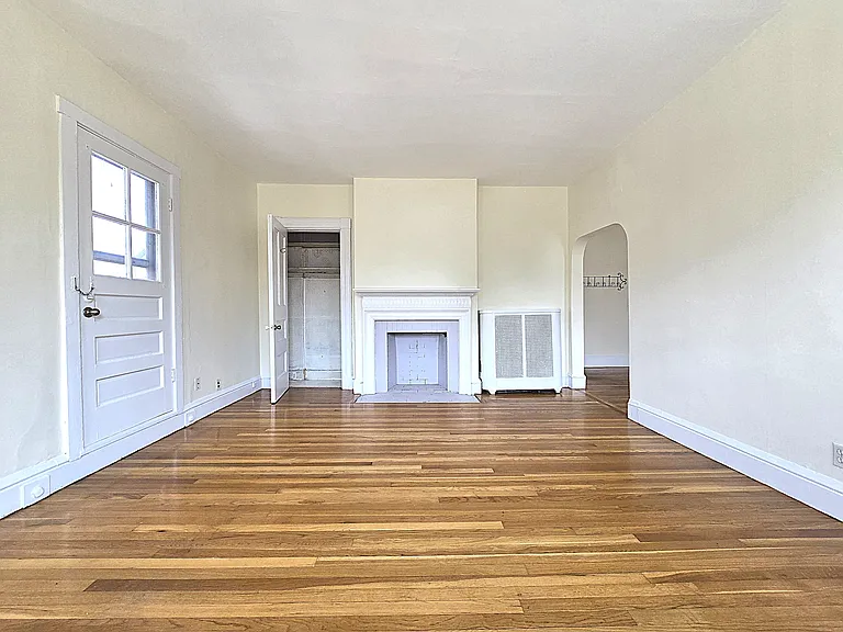 45 Auburn St — Photo 2