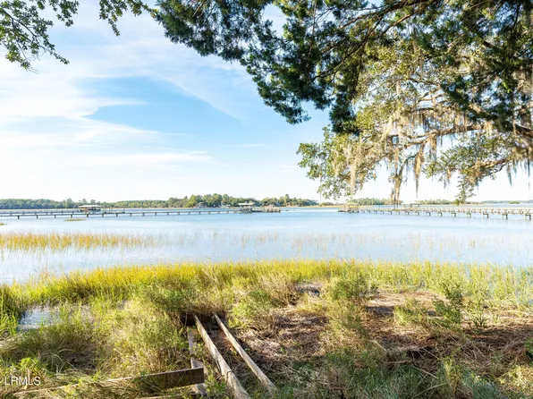 30 E River Drive, Beaufort, SC 29907