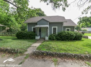 912 N 8th St, Manhattan, KS 66502