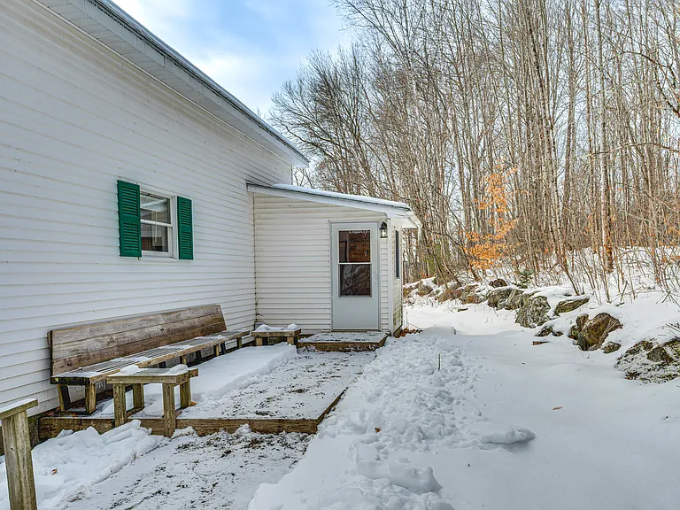 470 Maple St — Photo 41
