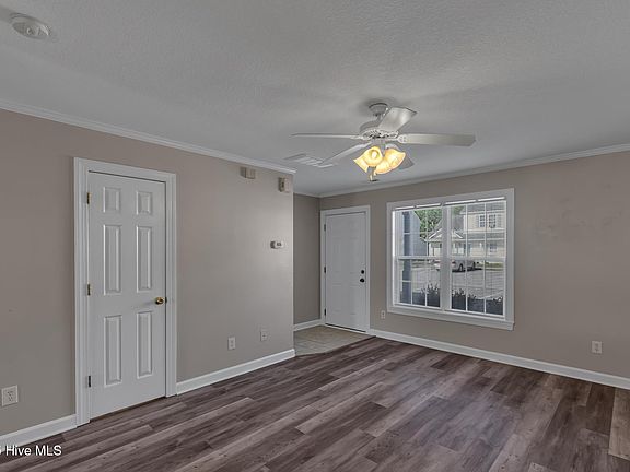 5th image of 903 Springwood Drive