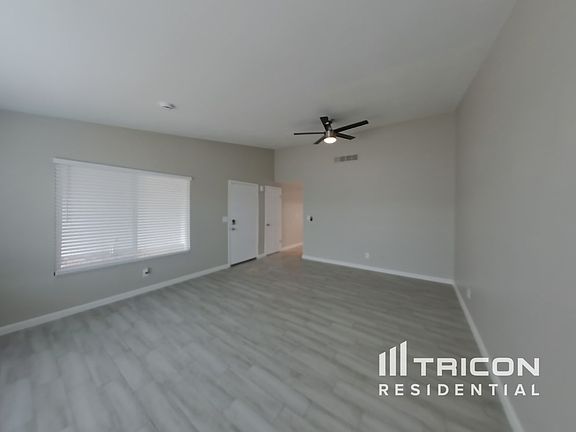 3rd image of 718 Summerland Dr
