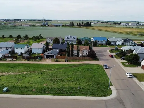 95 Upland Mnr W, Brooks, AB T1R 1P9