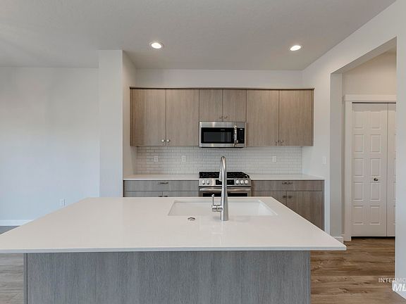 3rd image of 5076 S Amorita Ave