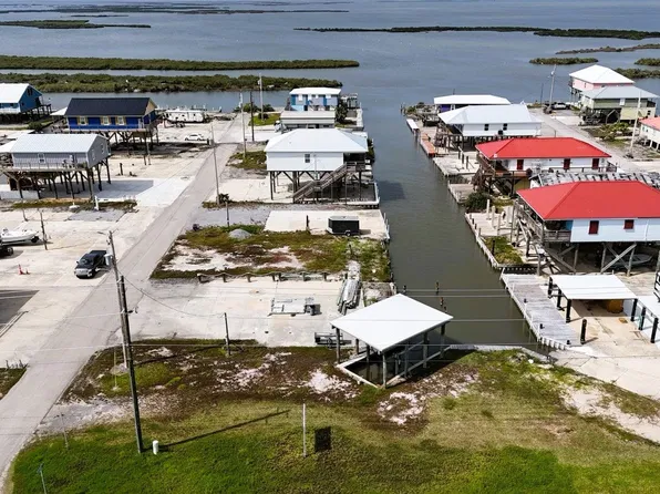 106 Touro Ln, Grand Isle, LA 70358