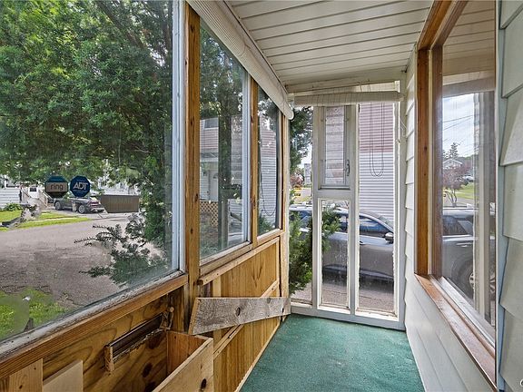 4th image of 111 Wilmore Pl