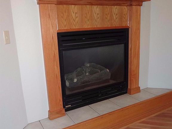 4th image of 410 Redbud Dr