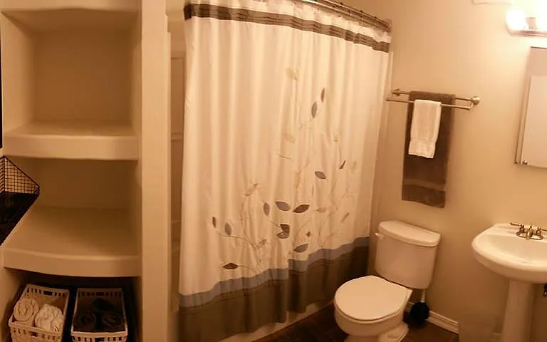 4541 E Hobart St #C — Photo 6