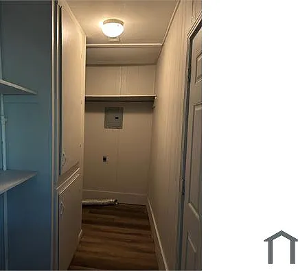 708 Combs St — Photo 8