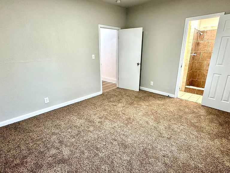 43 Townsend Ave — Photo 12