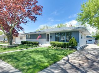 2714 Kenwood Dr, Racine, WI 53403