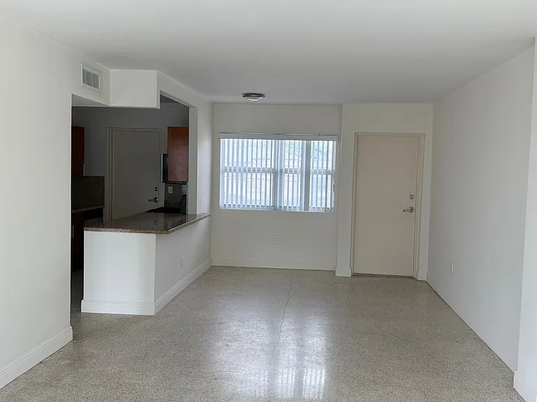 191 Bay Dr #5 — Photo 10