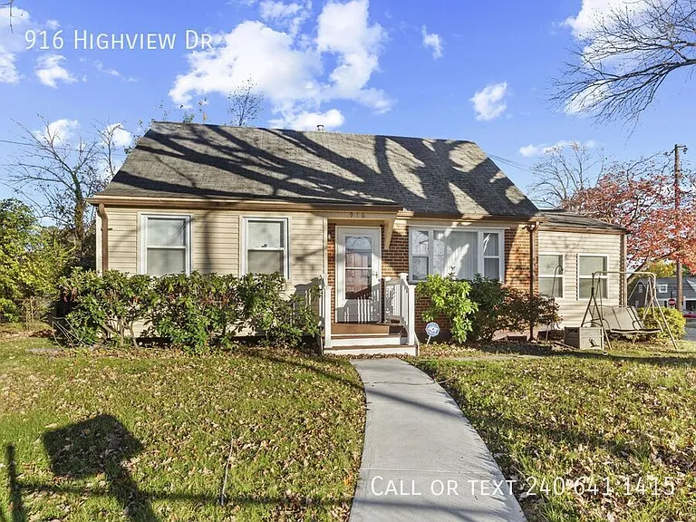916 Highview Dr — Photo 15