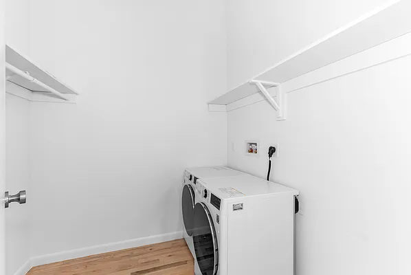 Rented by Lexiti Realty Corp | media 15