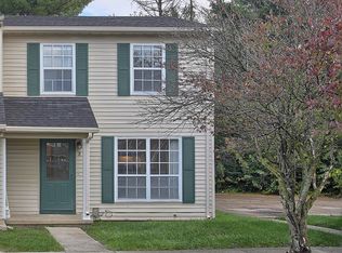 606 English Creek Ct APT B, Champaign, IL