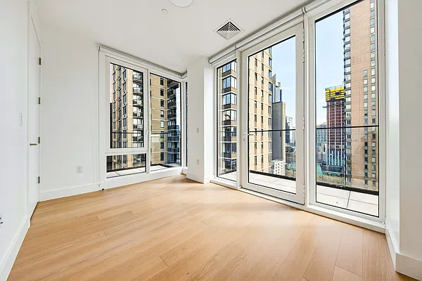 Living room, photo 2
