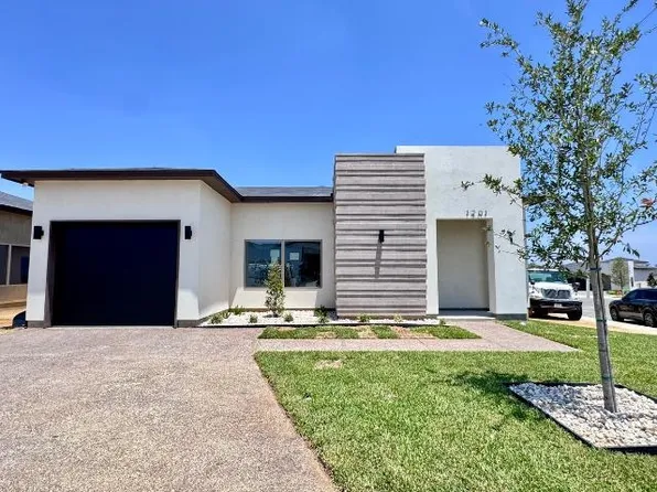 1201 Noyola Loop, Laredo, TX 78046