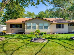 3126 S Wheatland Rd, Decatur, IL 62521