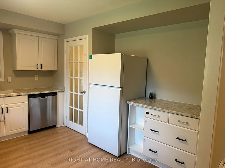 42 Oneida Rd — Photo 6