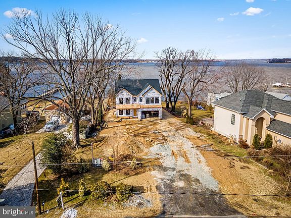 3rd image of 1158 E Riverside Ave