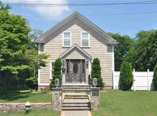 10 W View Ave, North Providence, RI 02911