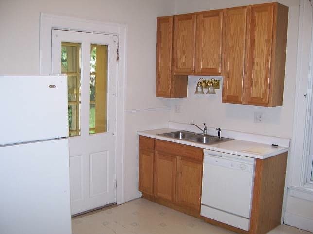 2nd image of 115 Washington Ave