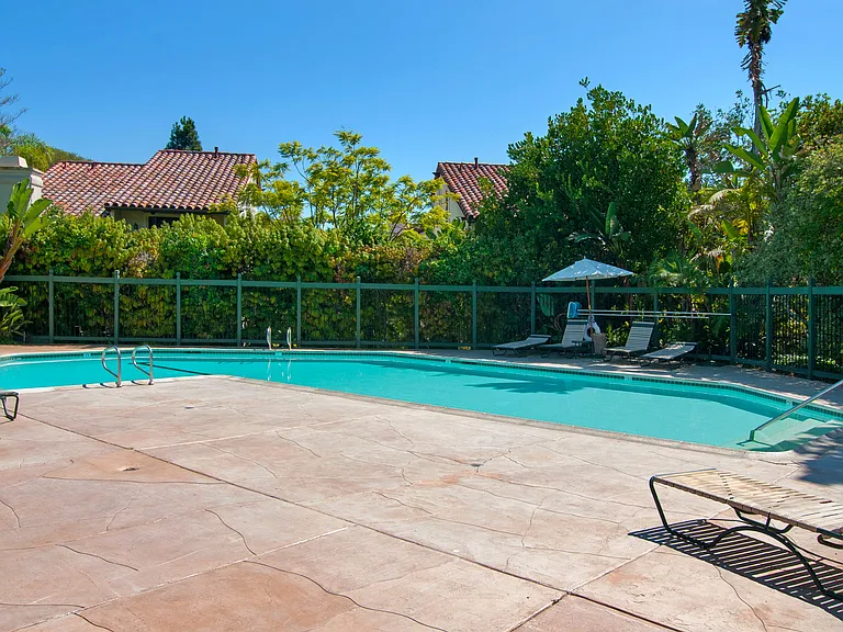 8746 Villa La Jolla Dr #53 — Photo 31