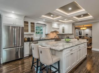 8 Huntington Bay Rd, Huntington, NY 11743