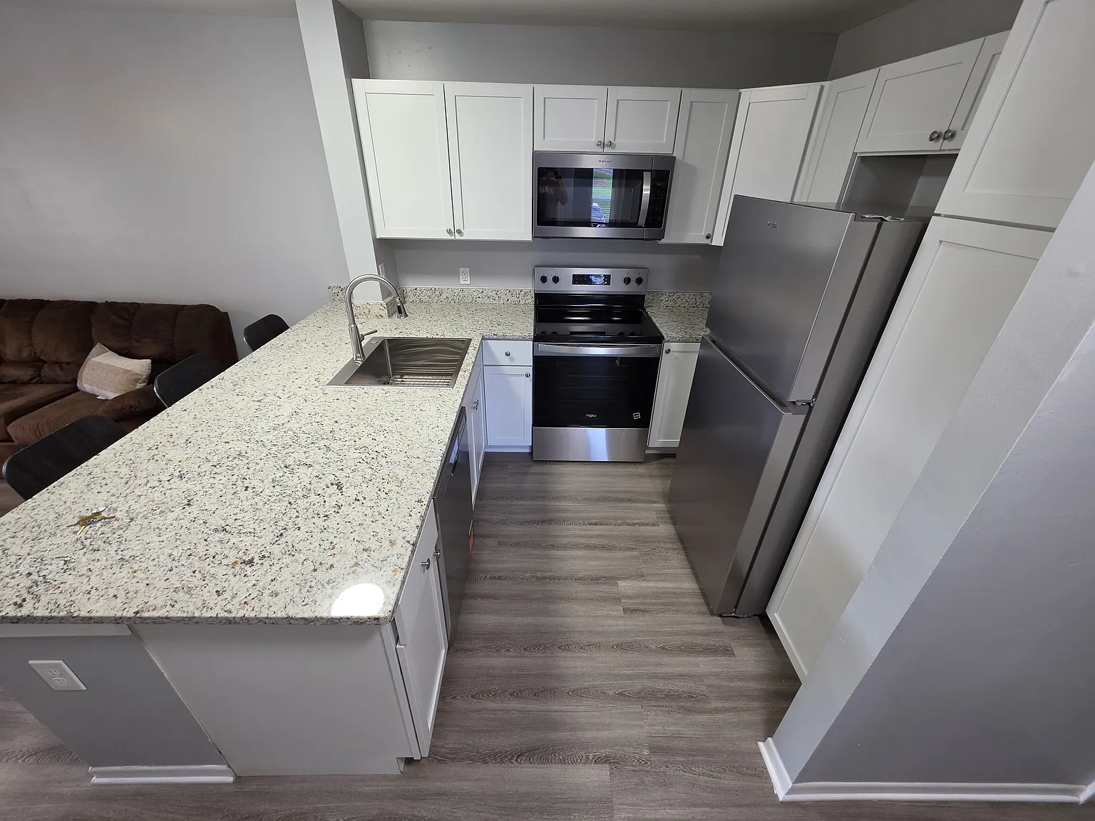 2 bed, 982 sqft, $1,380 — Photo 2