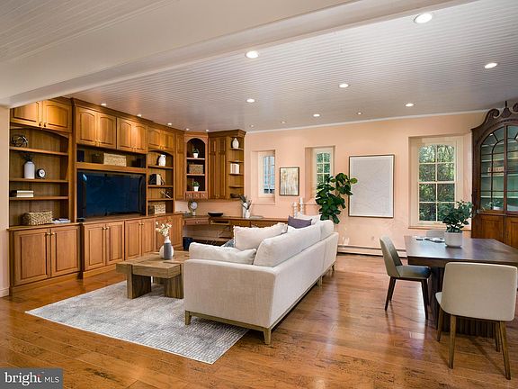 5th image of 220 Radnor Chester Rd