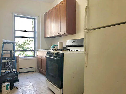 Rented by Premier Metro Realty Corp | media 18