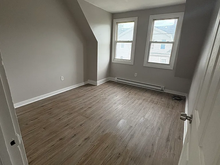 937 N Main St #3 — Photo 3
