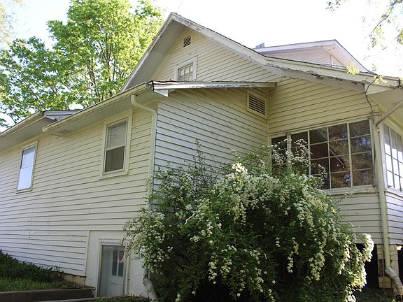 3rd image of 2156 Cottonwood St