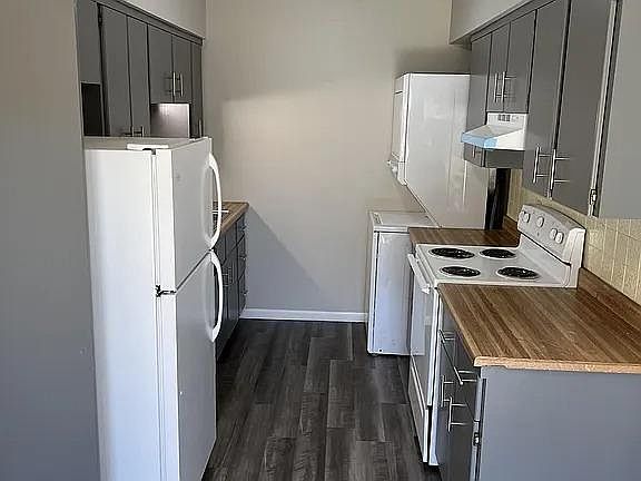 5th image of 2804 Del Prado Dr