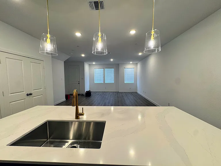 5720 Lakeview Dr — Photo 5