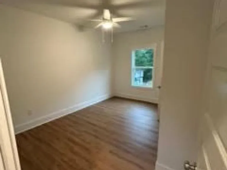 260 Griffeth St — Photo 12