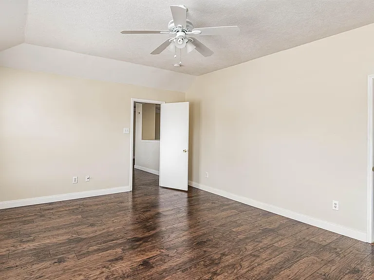 7910 Still Water St — Photo 23