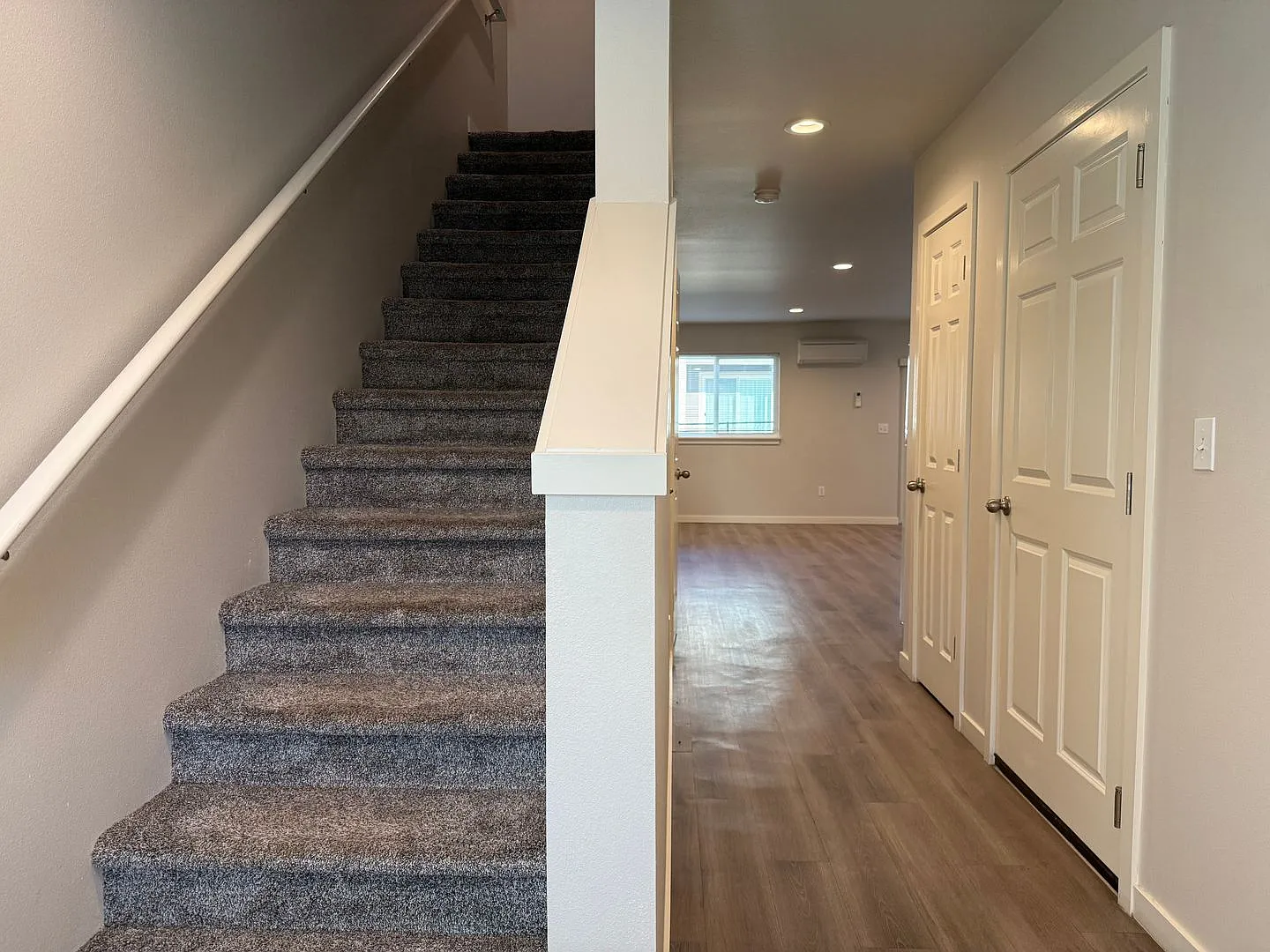 Apple Valley Town Houses Located Off Powerhouse Road - Half Off First Months Rent! — Photo 2