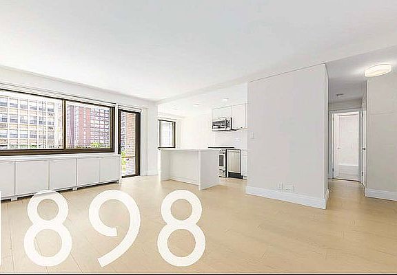2nd image of 135 W 96th St APT 2F