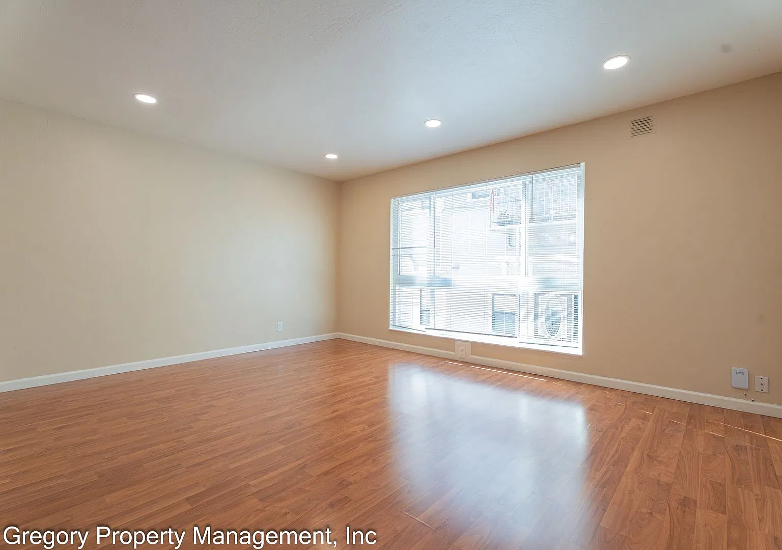 1817 Central Ave — Photo 2