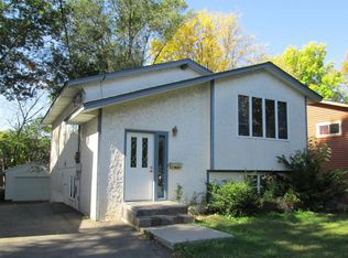 1413 Winchell St, Saint Paul, MN 55106