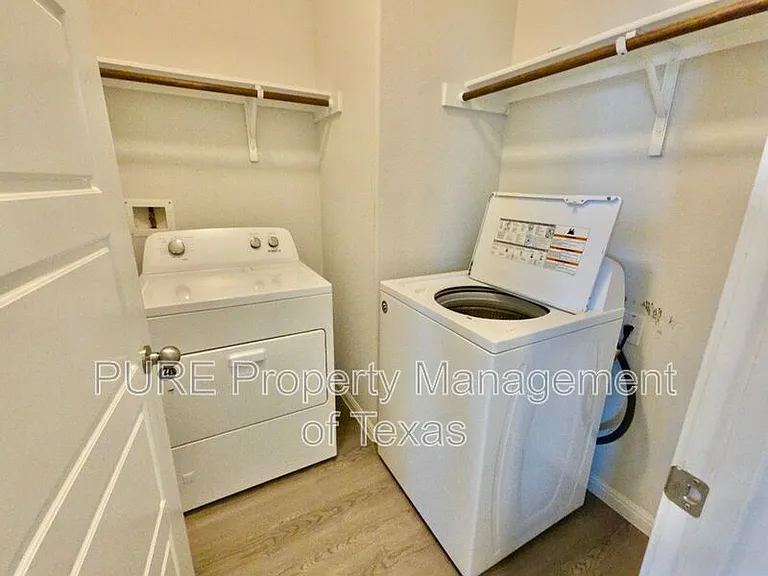 10400 Alemoor Dr — Photo 26